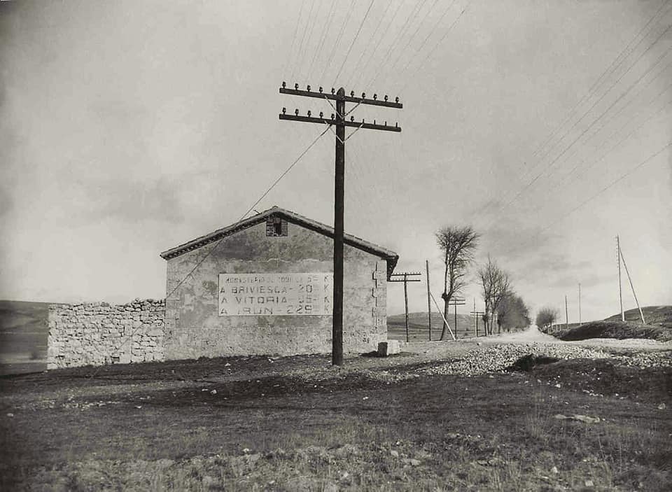 Casilla de peones camineros en el Puerto de la Brújula · Monasterio de Rodilla · 1930